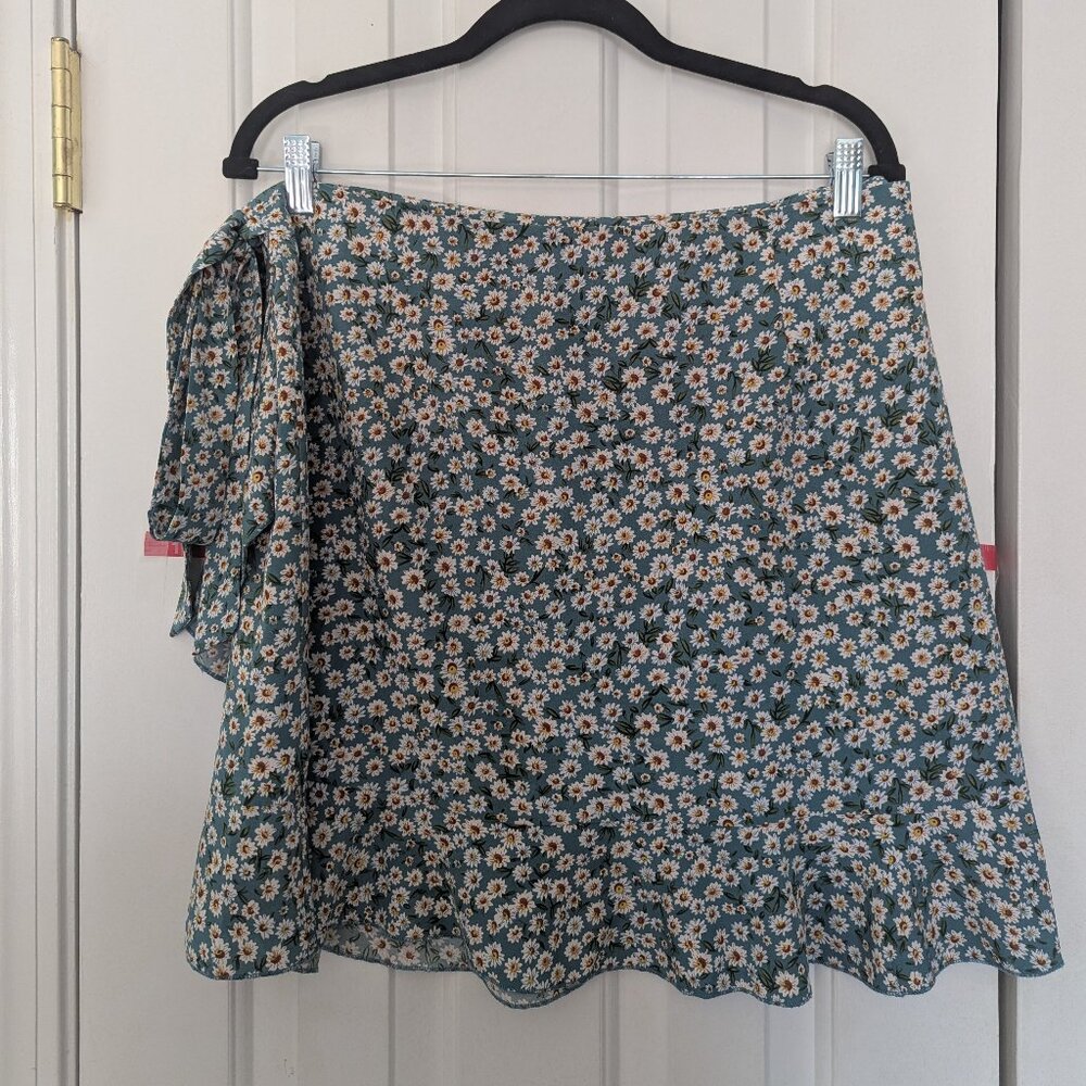 Ruffled Floral True Wrap Mini Skirt - Size XL - Picture 7 of 10